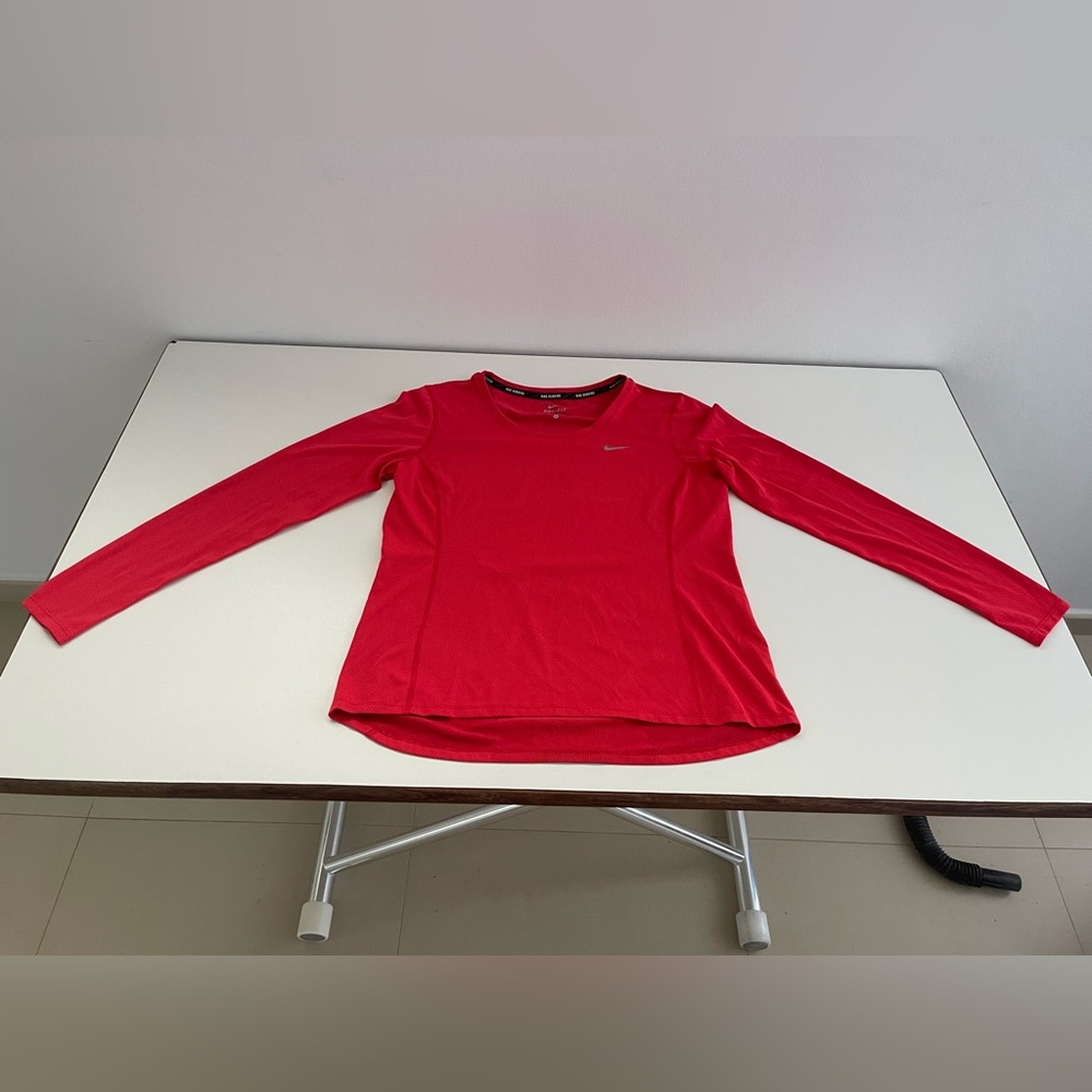 Nike running dry-fit like new size large never used originally $80. Asking $40